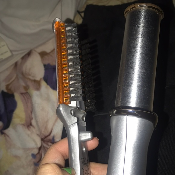 Two in ONE! in styler curl & straightening iron! - Picture 2 of 2